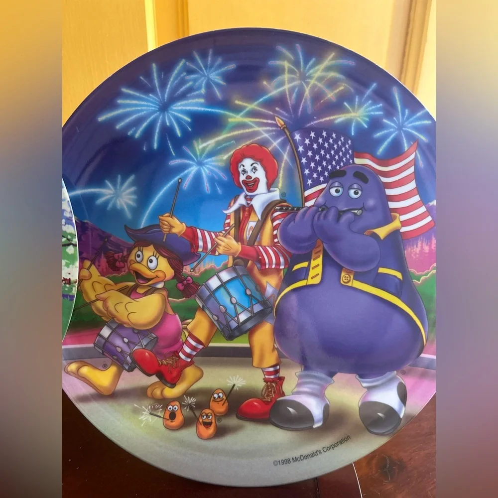 1998 McDonald’s Patriotic Fireworks Plate – Vintage Collector’s Throwback! - Picture 3 of 3